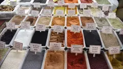 Baharat Tezgahındaki 'Görünmez Zehir': Aflatoksin Karaciğeri Hedef Alıyor!